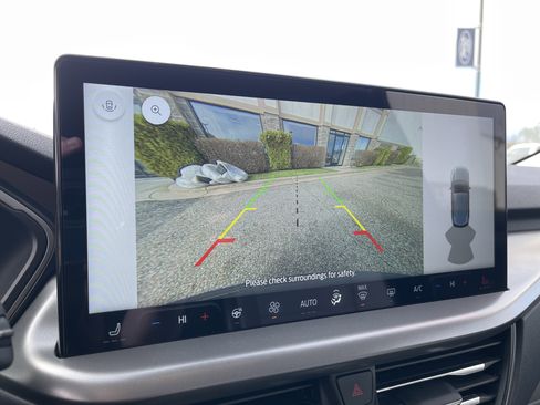 Used 2024 Ford Escape SE image 19