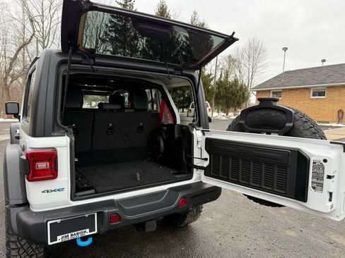 Used 2023 Jeep Wrangler Unlimited Rubicon 4xe image 43