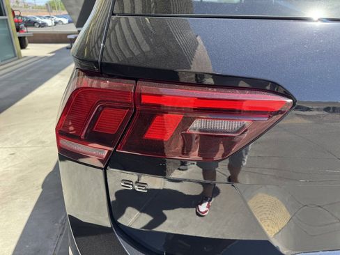 Used 2023 Volkswagen Tiguan SE image 14