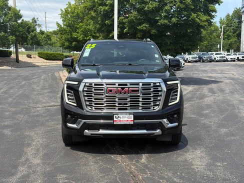Used 2025 GMC Yukon XL Denali AWD/4WD image 2