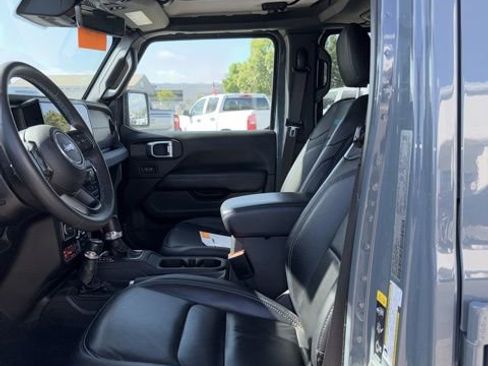 Used 2024 Jeep Wrangler Unlimited Rubicon 4xe AWD/4WD image 6