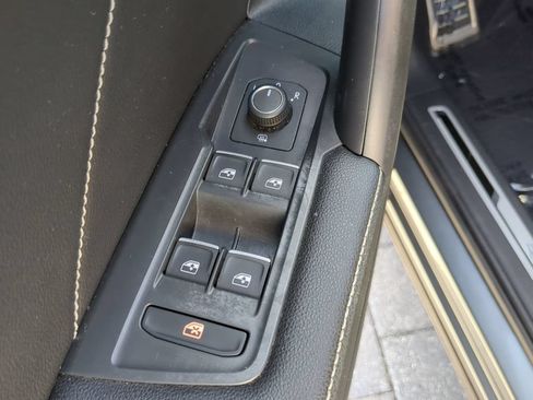 Used 2023 Volkswagen Tiguan SE R-Line FWD image 18