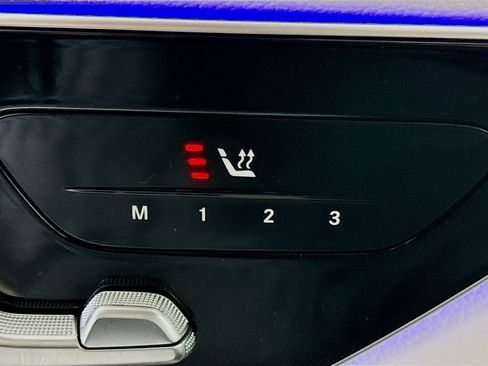 Used 2024 Mercedes-Benz GLC 300 4MATIC image 19