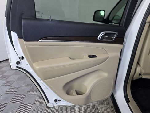 Used 2018 Jeep Grand Cherokee Limited w/ Luxury Group II AWD/4WD image 39