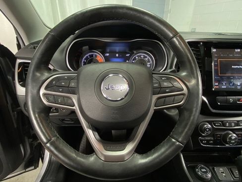 Used 2019 Jeep Cherokee Limited AWD/4WD image 20