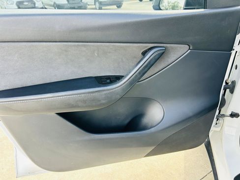 Used 2020 Tesla Model Y Long Range AWD/4WD image 18