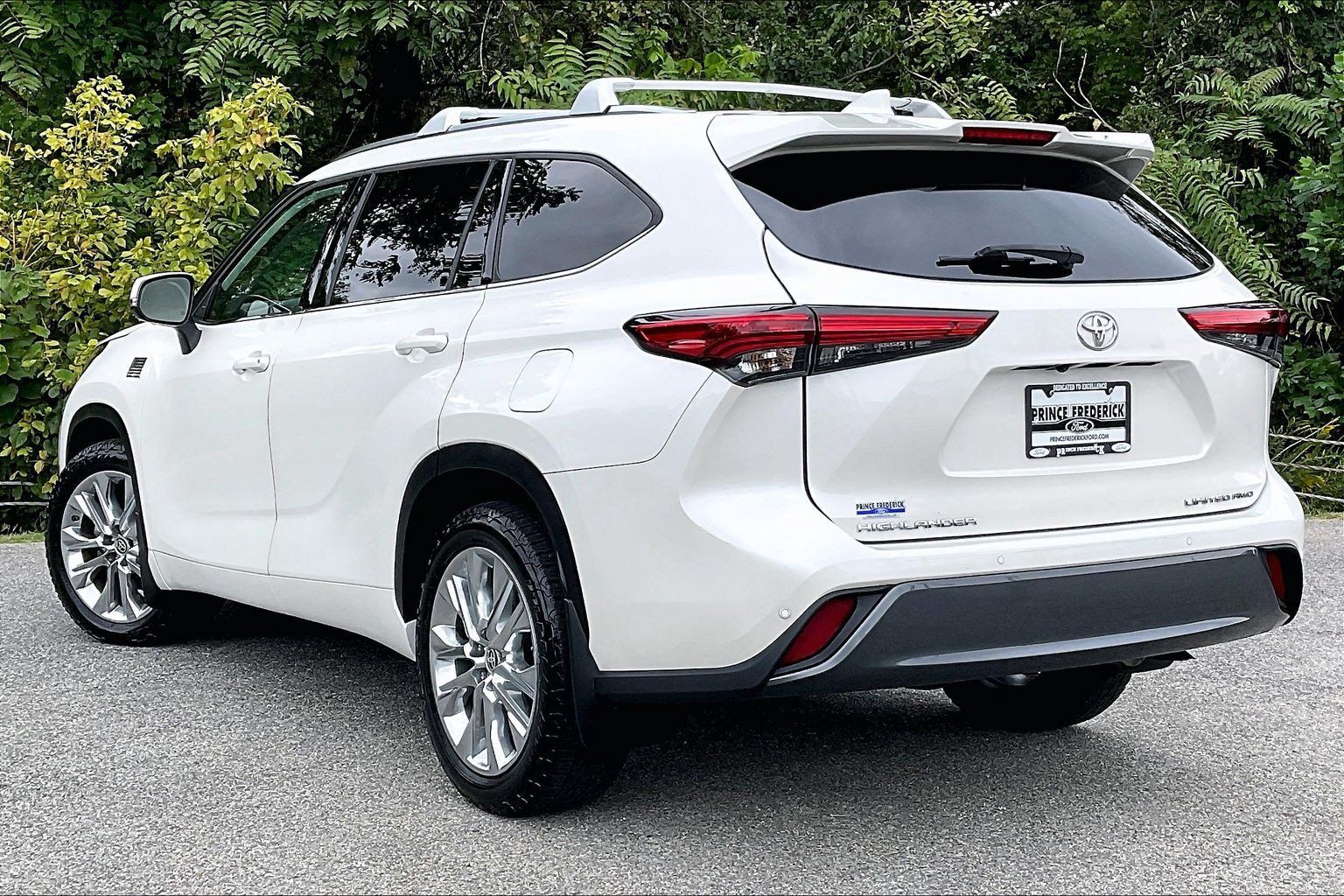 Used 2021 Toyota Highlander Limited AWD/4WD image 12