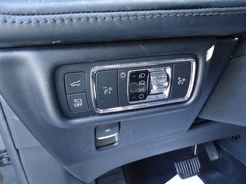 Used 2022 Lincoln Nautilus AWD image 14