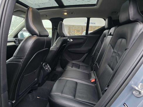 Used 2023 Volvo XC40 B5 Ultimate w/ Protection Package Premier image 17