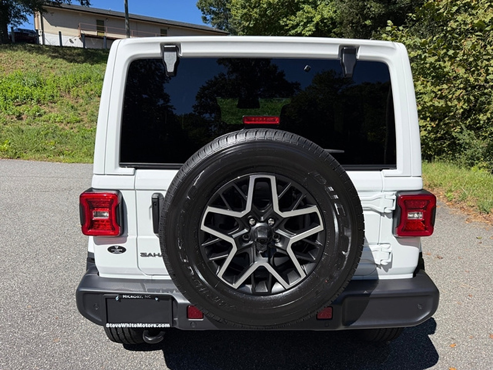 New 2027 Jeep Wrangler Unlimited Sahara AWD/4WD image 8