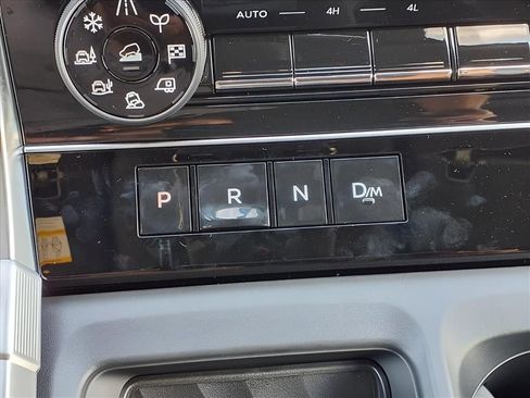 New 2026 Nissan Armada SL w/ Captain's Chari Seat Package image 19