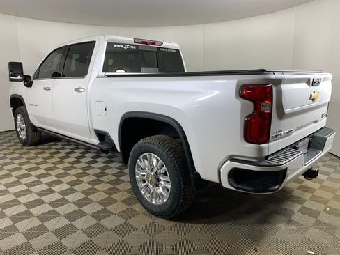 Used 2023 Chevrolet Silverado 2500 High Country w/ Z71 Off-Road Package AWD/4WD image 5