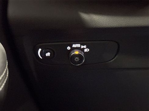 Used 2022 Buick Envision Preferred w/ Sport Touring Package image 17