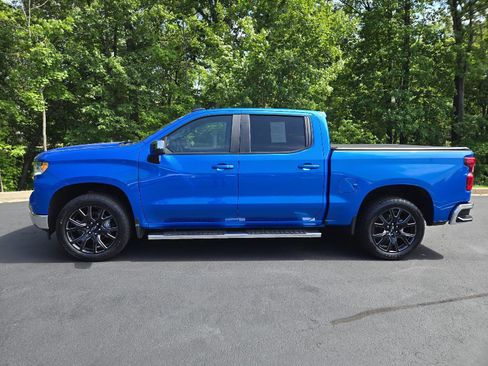 Used 2025 Chevrolet Silverado 1500 LT AWD/4WD image 5