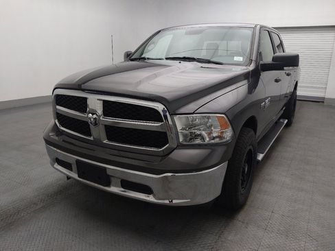 Used 2020 RAM 1500 Classic SLT w/ Luxury Group image 15