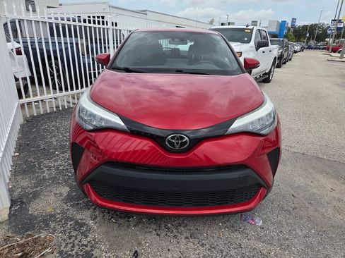 Used 2021 Toyota C-HR XLE FWD image 2