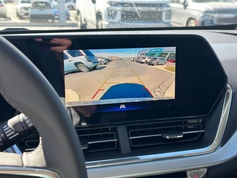 New 2026 Chevrolet Trax LT w/ Driver Confidence Package FWD image 9