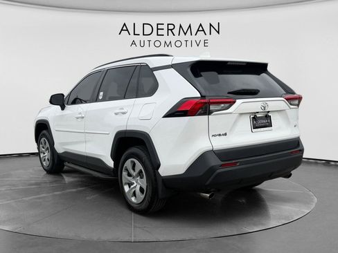 Used 2019 Toyota RAV4 LE image 3