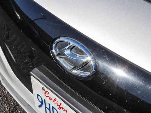 Used 2019 Hyundai Ioniq Electric image 16