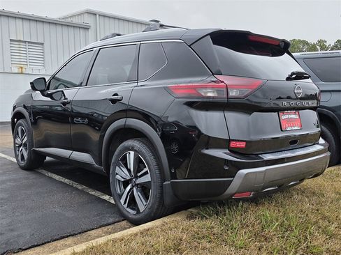 Certified 2024 Nissan Rogue SL w/ SL Premium Package image 4