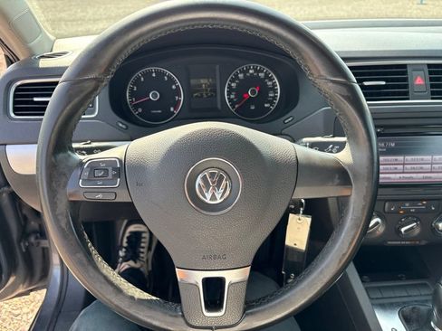 Used 2013 Volkswagen Jetta SE FWD image 20