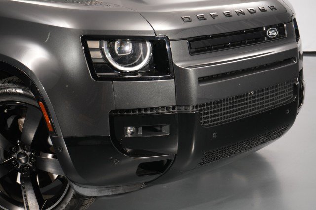 Used 2026 Land Rover Defender 110 X-Dynamic SE AWD/4WD image 7