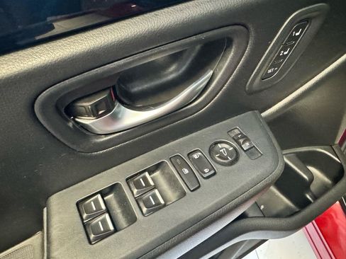 Used 2025 Honda Pilot EX-L image 11