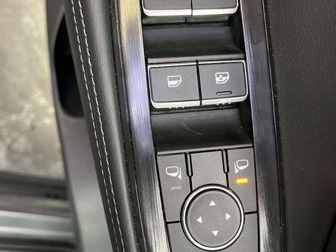 Used 2026 Nissan Rogue SL AWD/4WD image 17