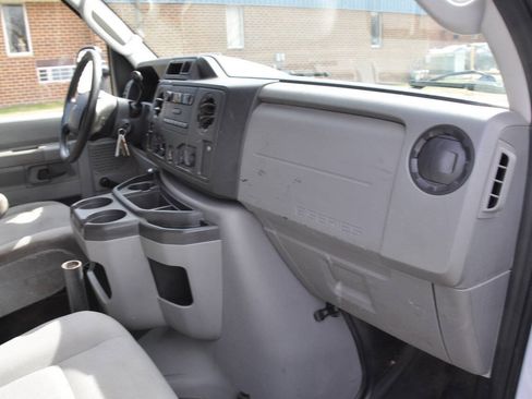 Used 2013 Ford E-250 and Econoline 250 RWD image 25