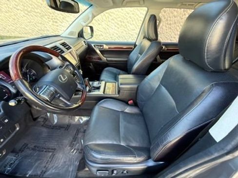 Used 2018 Lexus GX 460 Premium w/ Premium Package AWD/4WD image 17