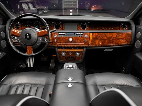 Used 2007 Rolls-Royce Phantom Sedan RWD image 38