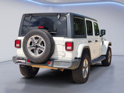 Used 2020 Jeep Wrangler Unlimited Sahara AWD/4WD image 9