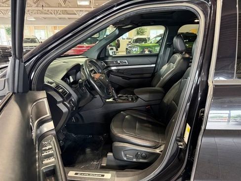 Used 2019 Ford Explorer Sport AWD/4WD image 15