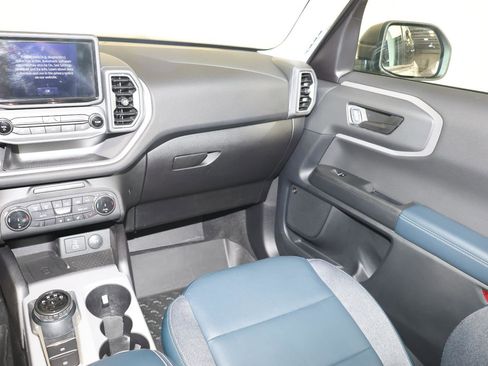 Used 2022 Ford Bronco Sport Outer Banks w/ Tech Package image 11