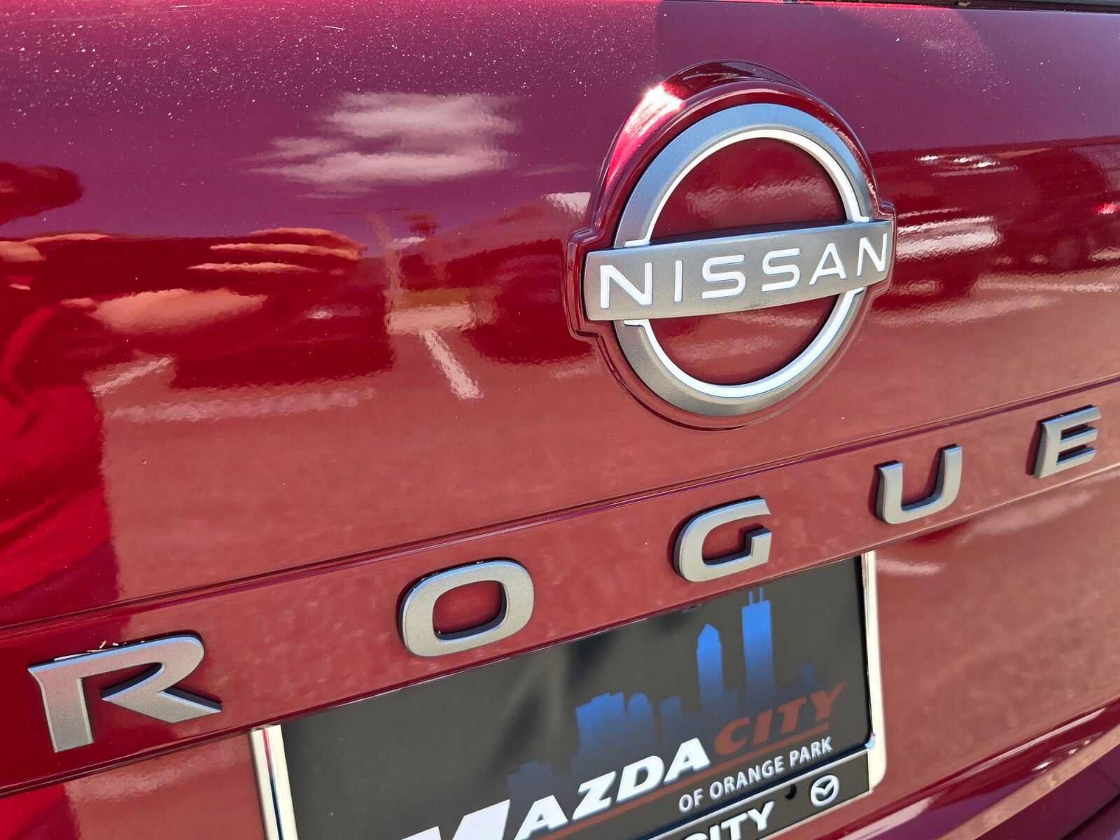 Used 2025 Nissan Rogue SV AWD/4WD image 18