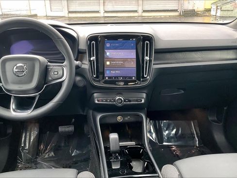 Used 2023 Volvo C40 Recharge Core w/ Climate Package image 9