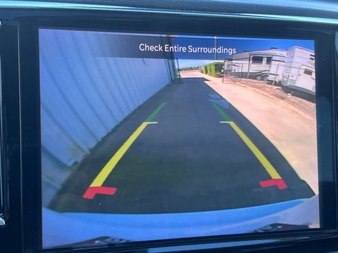 Used 2023 Chrysler Pacifica Limited FWD image 25
