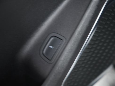 Used 2025 Buick Enclave Sport Touring image 24