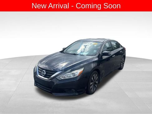 Used 2016 Nissan Altima 2.5 SL w/ Moonroof Package image 2