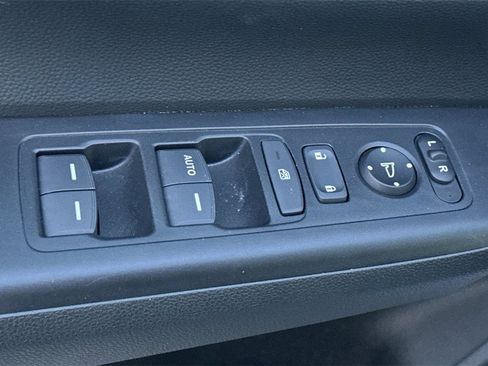 Certified 2025 Honda CR-V LX image 12