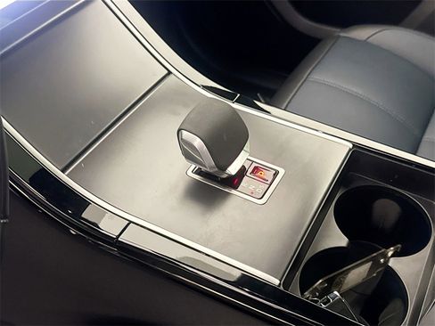 Used 2026 Land Rover Range Rover Velar S image 16