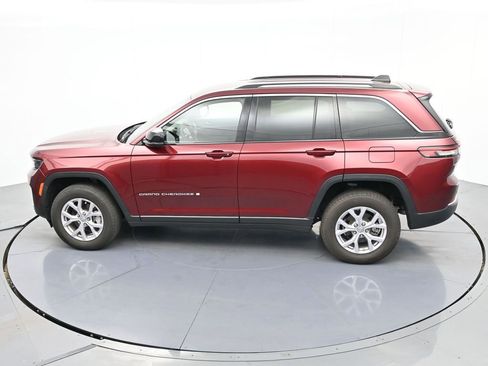 Used 2022 Jeep Grand Cherokee Limited image 31