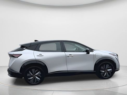 Used 2023 Nissan Ariya AWD image 9