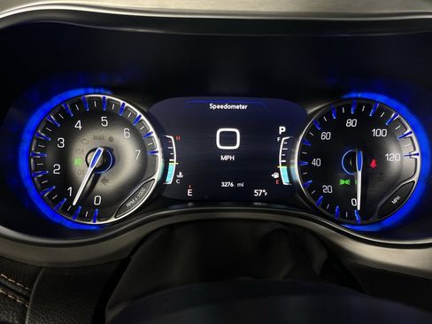 Certified 2025 Chrysler Pacifica Pinnacle image 20