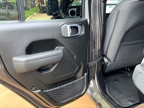 New 2026 Jeep Gladiator Sport image 17