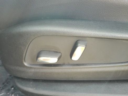 Used 2025 Cadillac XT6 Luxury FWD image 13