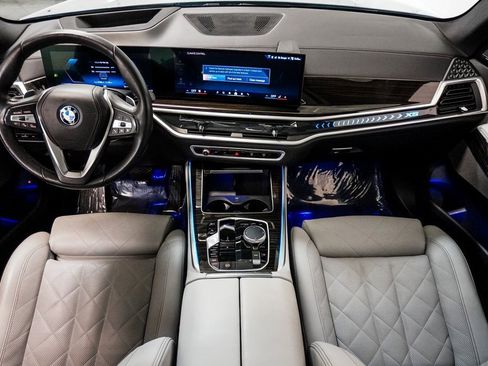 Used 2024 BMW X5 xDrive50e image 15