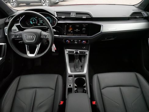 Used 2025 Audi Q3 2.0T Premium image 10