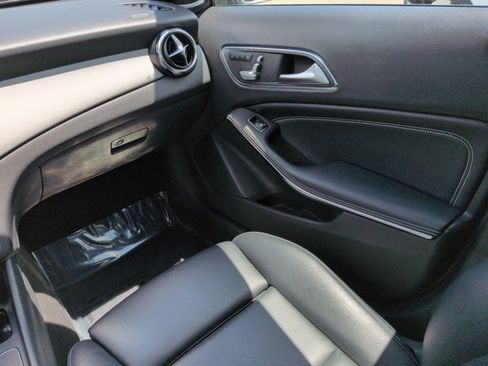 Certified 2019 Mercedes-Benz GLA 250 4MATIC image 17
