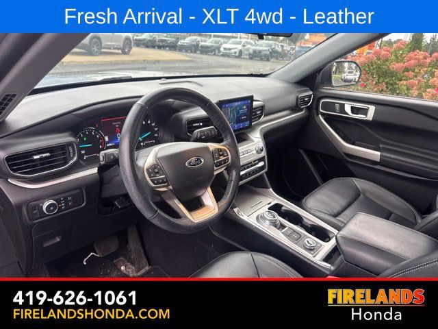 Used 2022 Ford Explorer XLT w/ Equipment Group 202A AWD/4WD image 17